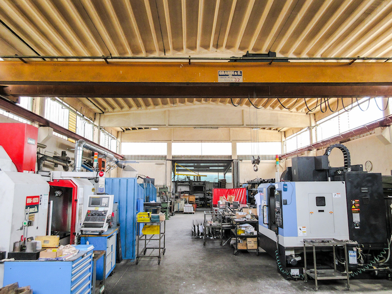 Capannone2 800